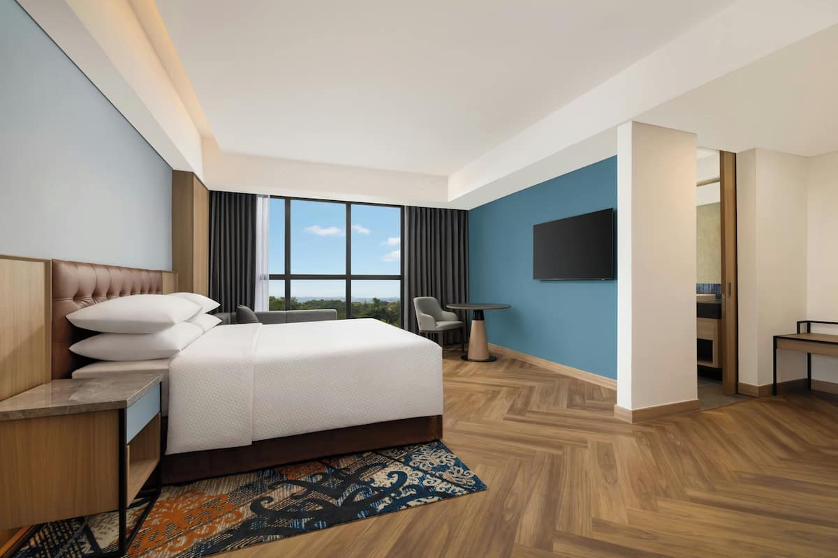 Premium bedding, minibar, in-room safe, desk