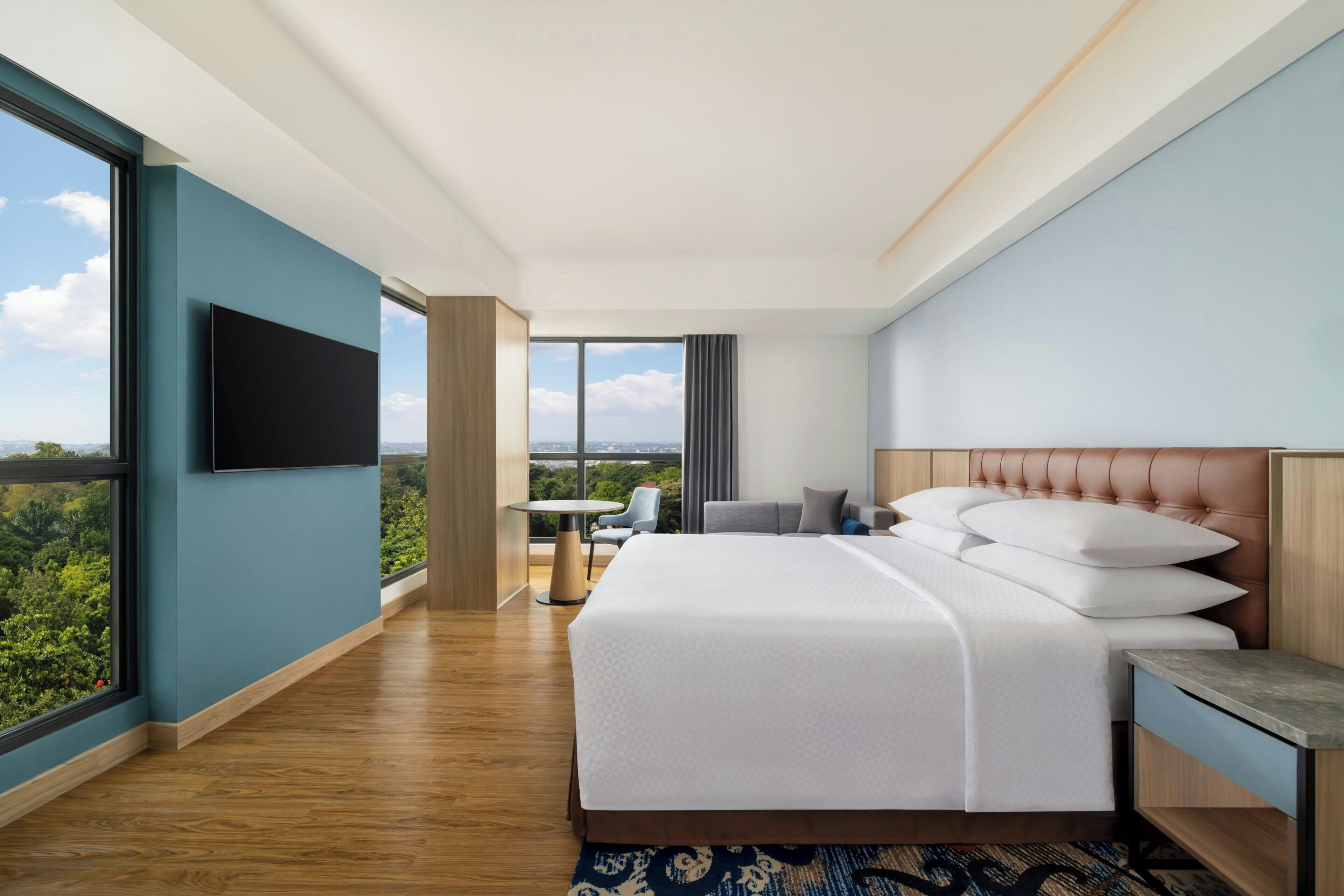 Suite, 1 King Bed, City View | Premium bedding, minibar, in-room safe, desk