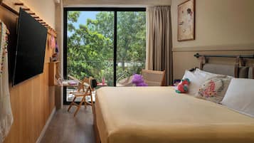 Camera, 1 letto king, non fumatori | Cassaforte in camera, una scrivania, Wi-Fi gratuito, lenzuola