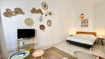 Internet, bed sheets