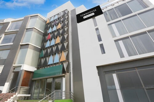 Elegant Stays Near Worldmark Mall Gurgaon