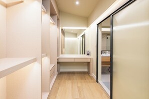 Villa, 5 Bedrooms, Accessible, Smoking | Interior - Luxury 5BR Poolhouse & Theater - 2mins to BTS (Bangkok)