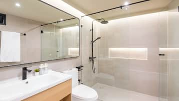 Villa, 5 Bedrooms, Accessible, Smoking | Bathroom