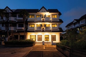 Villa, 5 Bedrooms, Accessible, Smoking | Exterior