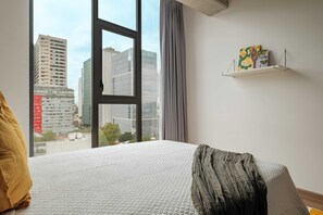 2 bedrooms, desk, iron/ironing board, WiFi