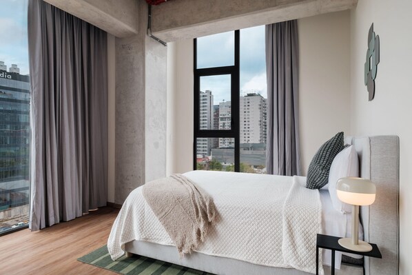 1 bedroom, desk, iron/ironing board, WiFi