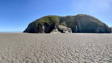 Chalet | Beach | Beach nearby, white sand