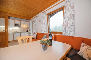 Appartement Classique, 1 chambre, balcon, vue montagne | Cuisine privée