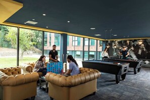 Coin salon dans le hall