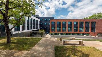 Vista frontal de la propiedad