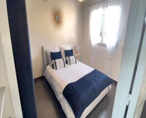 1 chambre, fer et planche à repasser, Wi-Fi, draps fournis