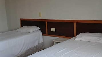 Habitación estándar con 2 camas individuales, 2 camas individuales, Aire acondicionado | Wifi gratis