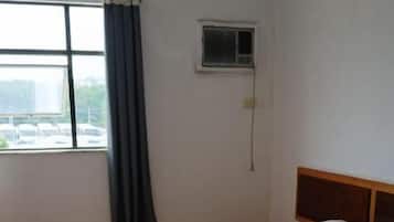 Quarto casal standard, ar-condicionado | Wi-Fi de cortesia