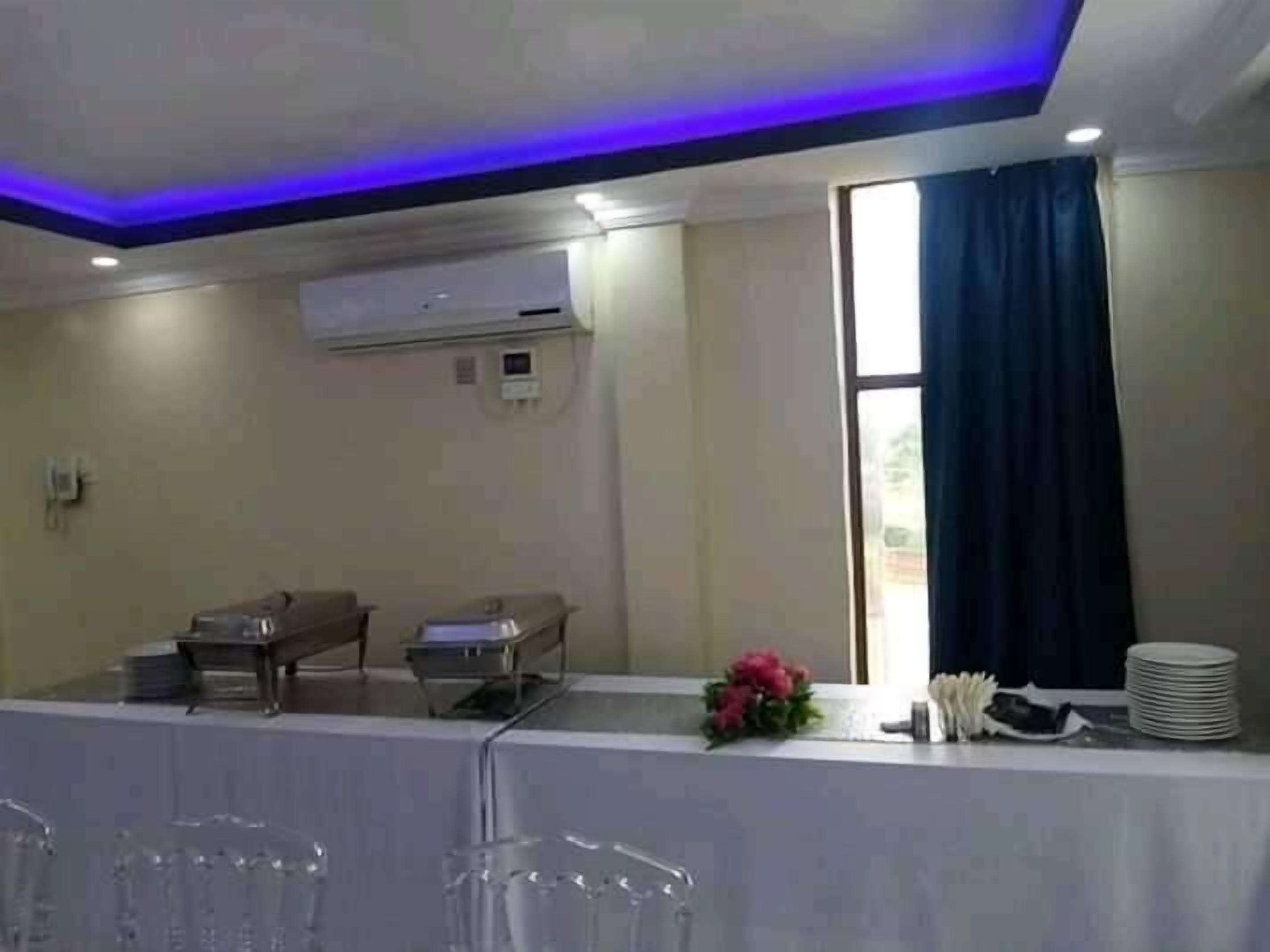 فطور أوروبي مجانًا يوميًا