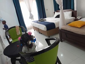 Deluxe Twin kamer, uitzicht op meer | Gratis wifi, beddengoed