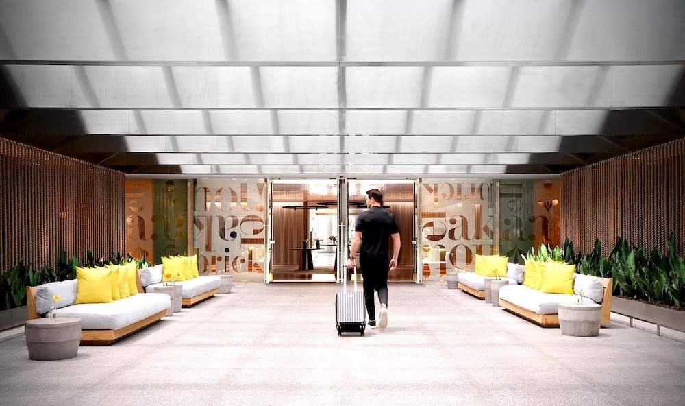 Hotel AKA Brickell by null
