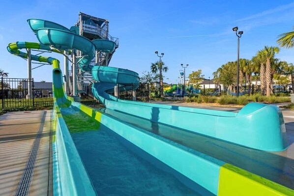 Exterior - FL- 1042 Splash Shot (Davenport)