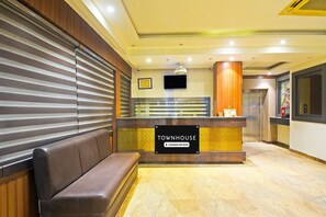 Hus | Reception