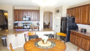 House, 6 Bedrooms, Private Pool | Private kitchen
