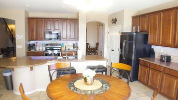 House, 6 Bedrooms, Private Pool | Private kitchen | Highchair