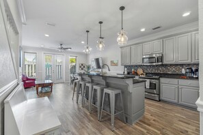 Casa familiar, 4 habitaciones, balcón, junto a la playa | Cocina privada