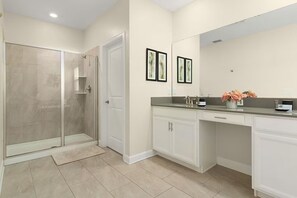 Family House, 5 Bedrooms, Private Pool | Bathroom - FL- 1057 Leader St (Davenport)