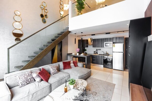 Living area - Premium Suite (Accra)