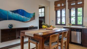 Villa, balcon, vue sur l’océan | Salle à manger