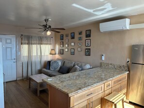 Smart TV - Best Mission Beach Location, Near Ocean Front, Ocean Views, Patio/Hot Tub/AC/BBQ (San Diego)