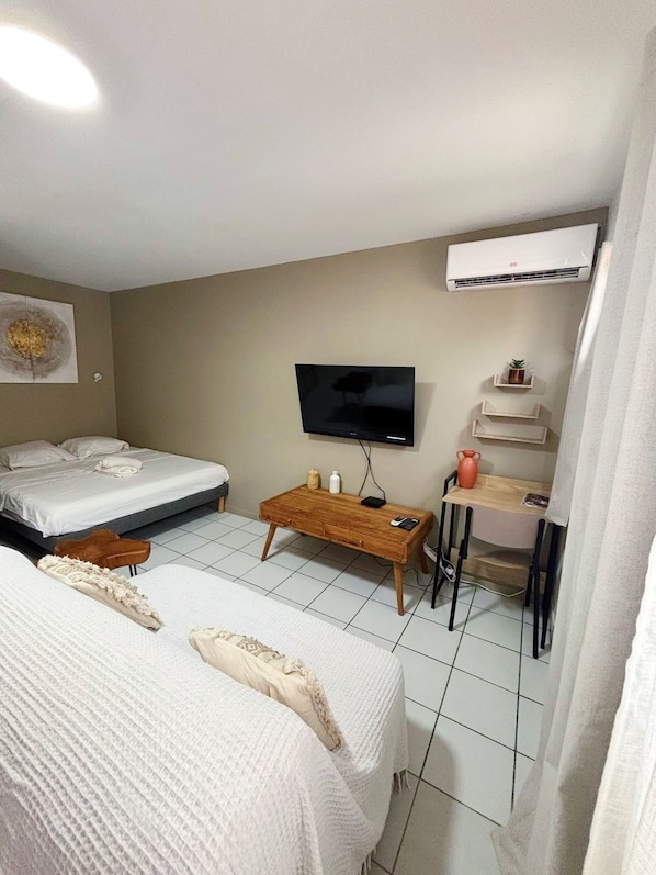 Iron/ironing board, WiFi, bed sheets