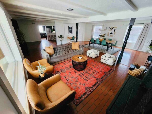 Smart-TV, Tischtennisplatte