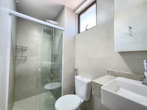 Studio | Bathroom