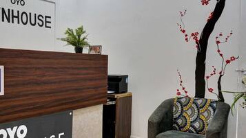 House | Meja sambut tetamu