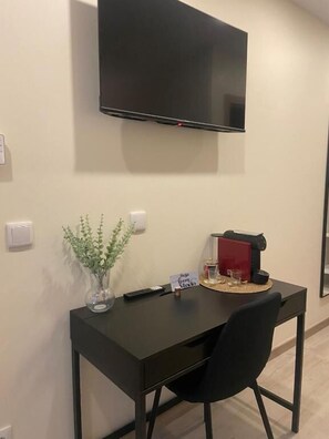 Double or Twin Room | In-room safe, desk, laptop workspace, blackout drapes