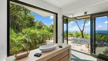 Rumah, pemandangan samudra | Kamar mandi