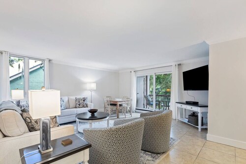 Spacious 3BR Retreat in Harbour Town | Sleeps 6