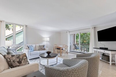 Spacious 3BR Retreat in Harbour Town | Sleeps 6