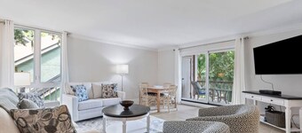 Spacious 3BR Retreat in Harbour Town | Sleeps 6