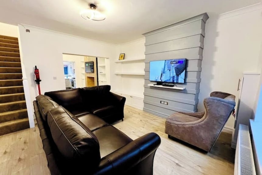 Modern 2-bed House In Blyth Centre With Two Bedrooms And Two Bathrooms - Morpeth