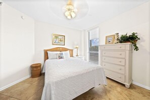 3 chambres, fer et planche à repasser, draps fournis
