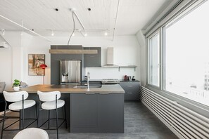 Réfrigérateur, four, plaque de cuisson, lave-vaisselle