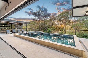 Private pool - Brand-New 6BD Giant with Private Pool by SPCR (Tempate)