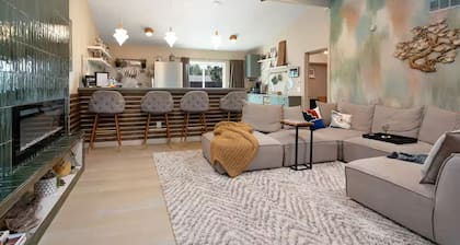 Ivy's Charming 2 Bedroom 2 Bath with Jetted Tub