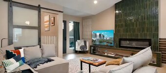 Ivy's Charming 2 Bedroom 2 Bath with Jetted Tub