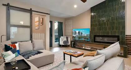 Ivy's Charming 2 Bedroom 2 Bath with Jetted Tub