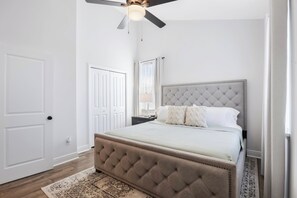 3 bedrooms, desk, iron/ironing board, free WiFi