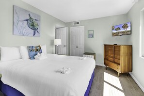 3 bedrooms, iron/ironing board, bed sheets - Palms Resort 1602 with Pools (Myrtle Beach)