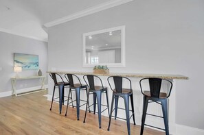 Casa (Multiple Bedrooms) | Interior