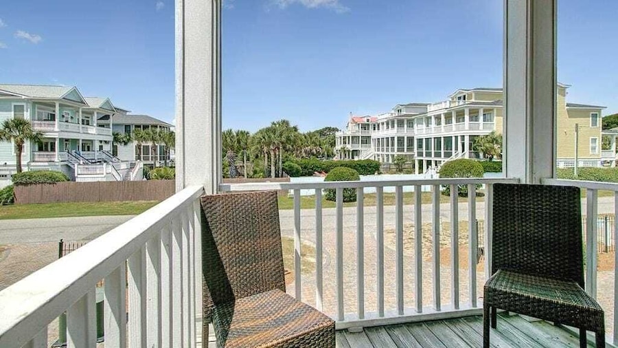 6 10th Avenue by Avantstay Steps to the Beach Pool 2691 Sqft