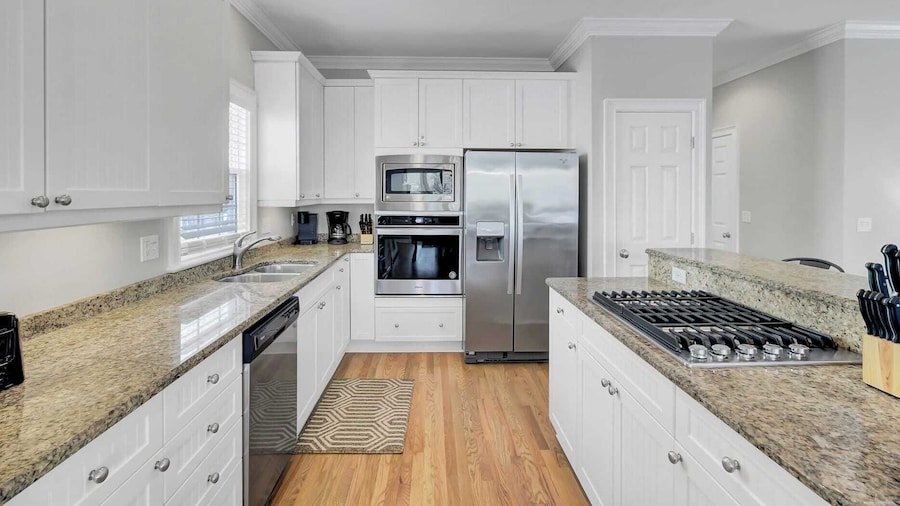 6 10th Avenue by Avantstay Steps to the Beach Pool 2691 Sqft